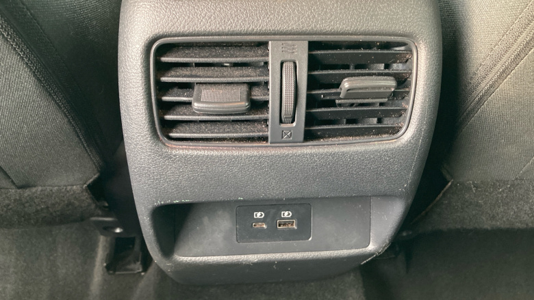 Nissan Qashqai 1.3 DiG-T MH N-Connecta 5dr Petrol Hatchback